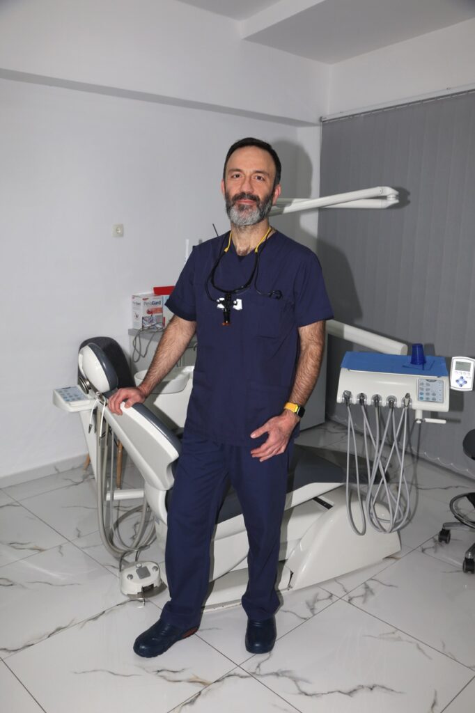 Ιατρική Ομάδα ΘΕΟΔΟΣΙΔΗΣ ΓΙΩΡΓΟΣ - ΓΕΝΙΚΟΣ ΟΔΟΝΤΙΑΤΡΟΣ - ΕΝΔΟΔΟΝΤΟΛΟΓΟΣ