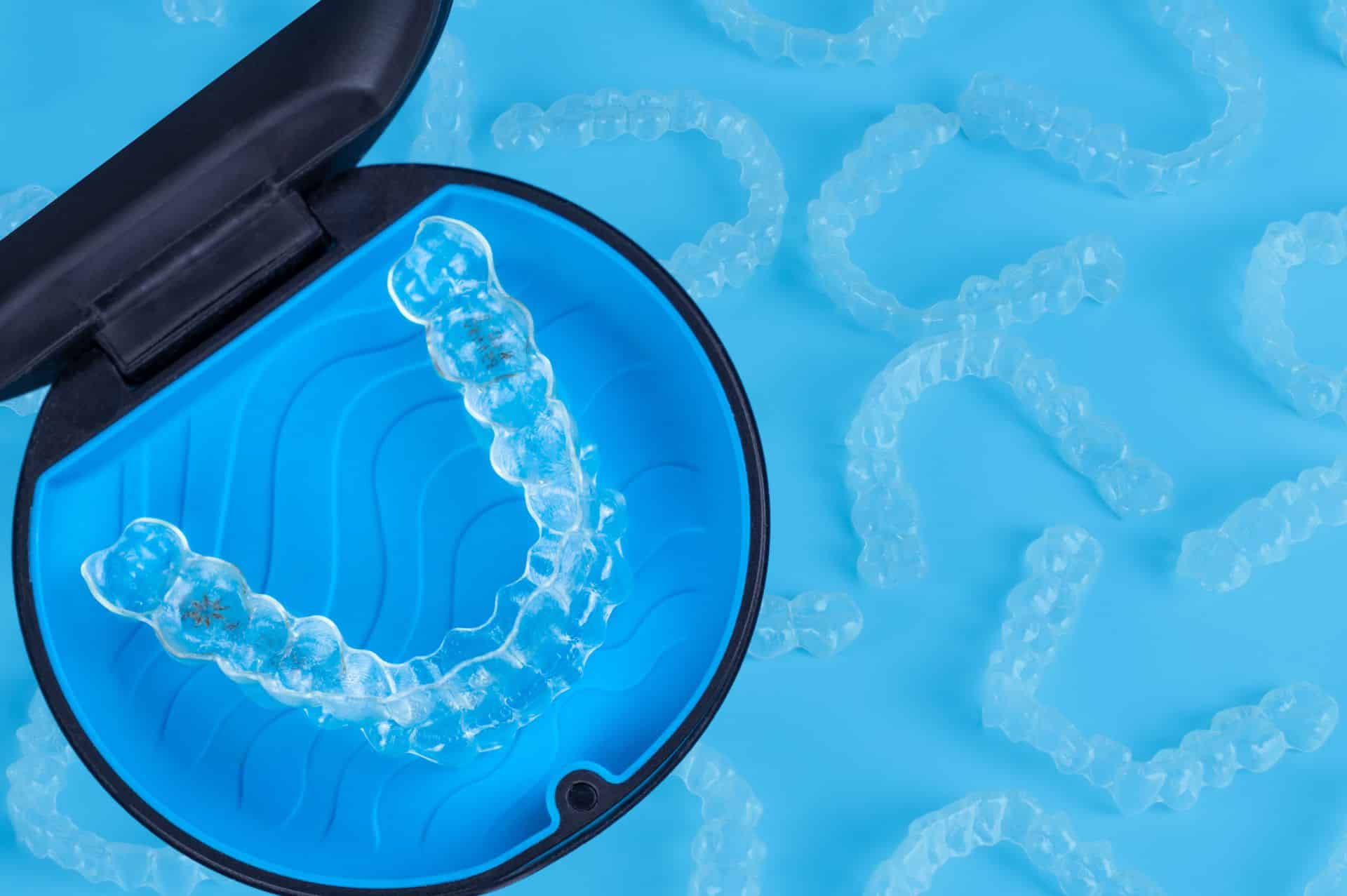 Ορθοδοντική Θεραπεία με Invisalign: Η Αόρατη Επανάσταση στο Χαμόγελο